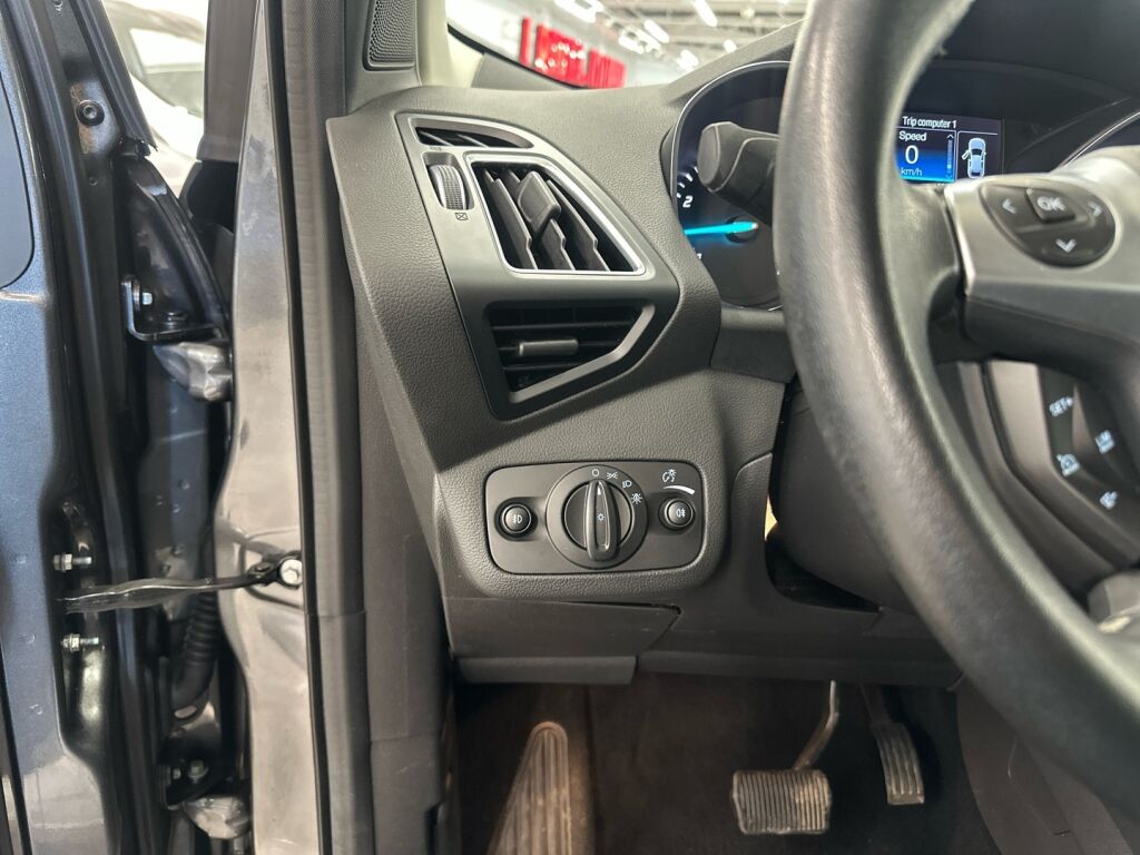 Ford Kuga 2016 Harmaa