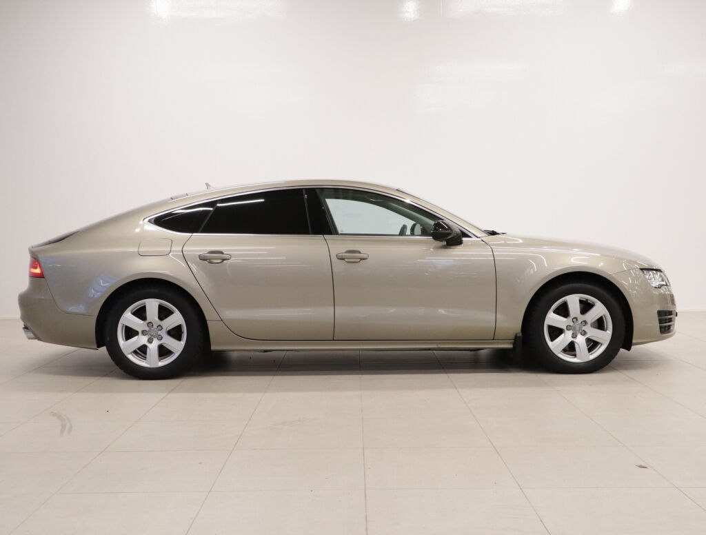 Audi A7 2011 Ruskea (beige)