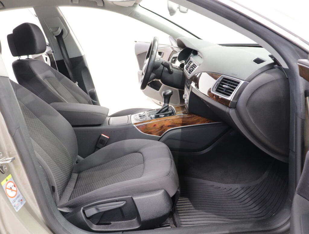 Audi A7 2011 Ruskea (beige)