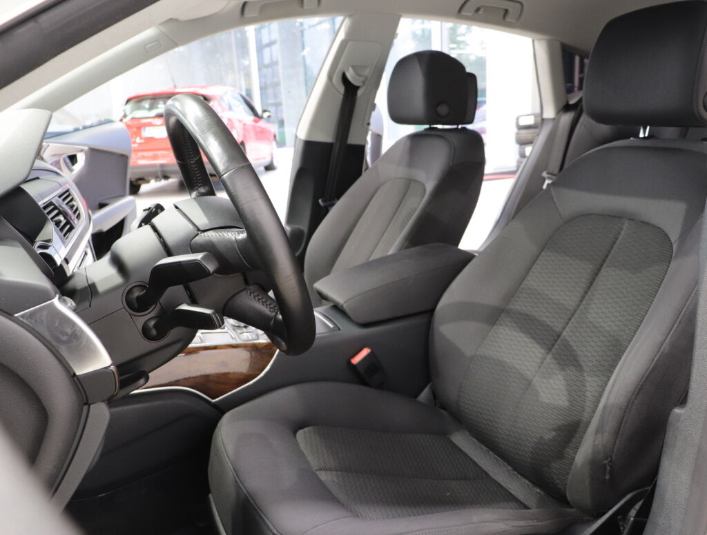 Audi A7 2011 Ruskea (beige)