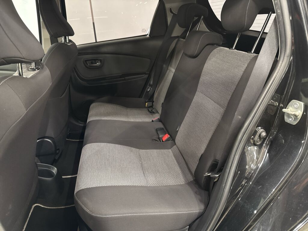 Toyota Yaris 2017 Musta