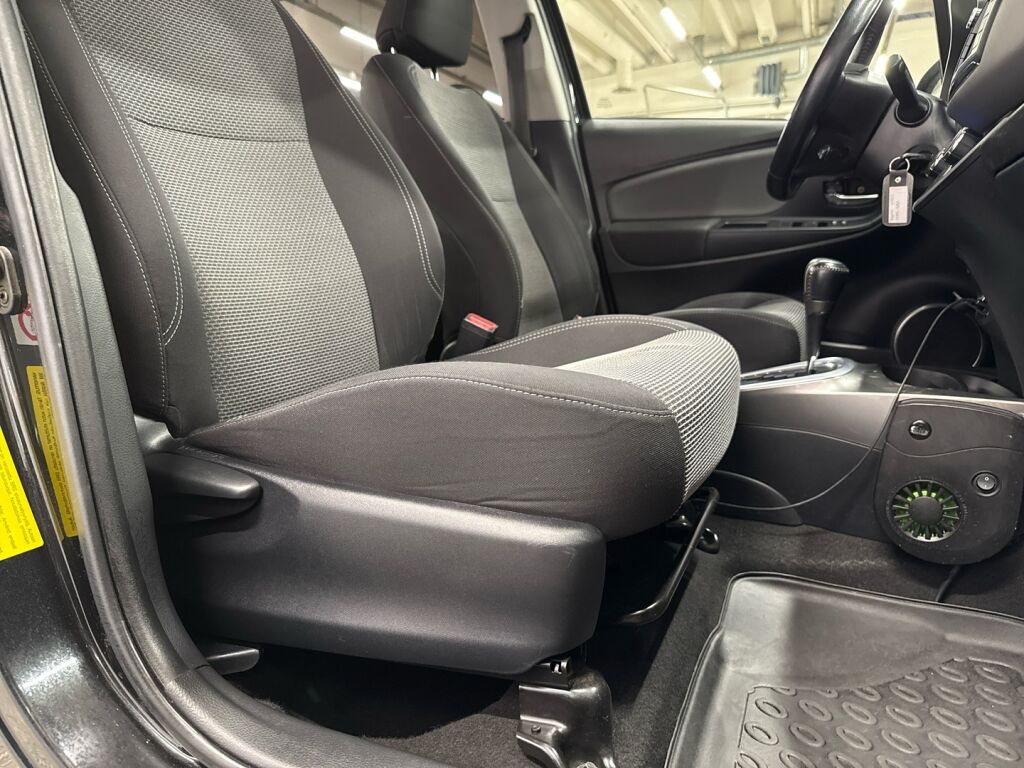 Toyota Yaris 2017 Musta