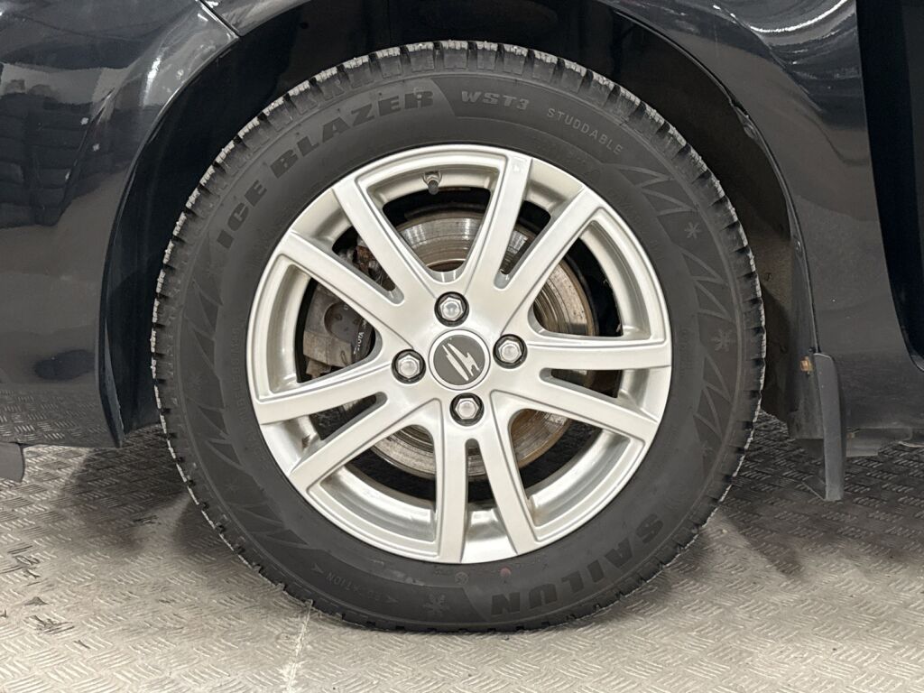 Toyota Yaris 2017 Musta