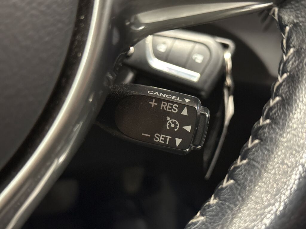 Toyota Yaris 2017 Musta