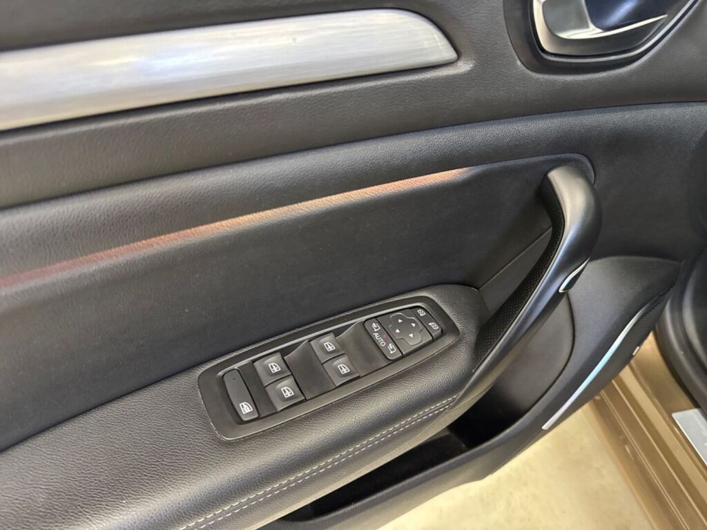 Renault Megane 2017 Ruskea (beige)
