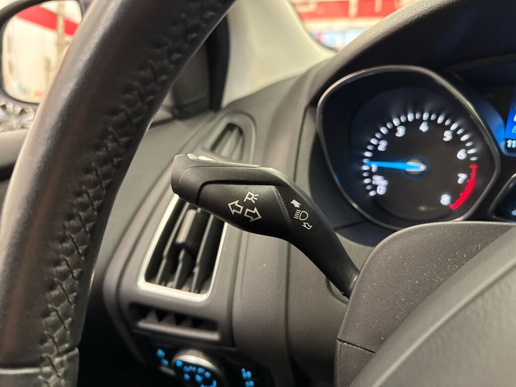 Ford Focus 2017 Harmaa