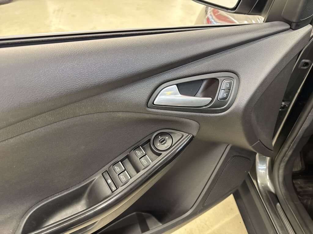 Ford Focus 2017 Harmaa