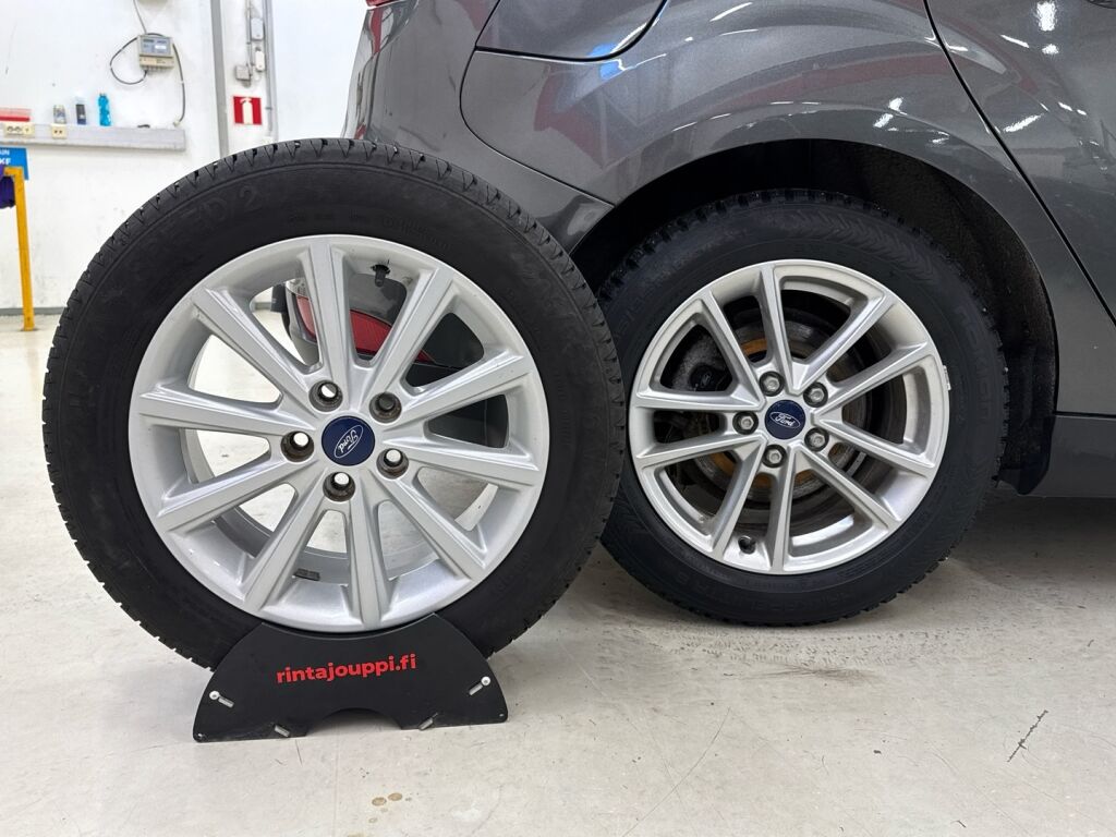 Ford Focus 2017 Harmaa