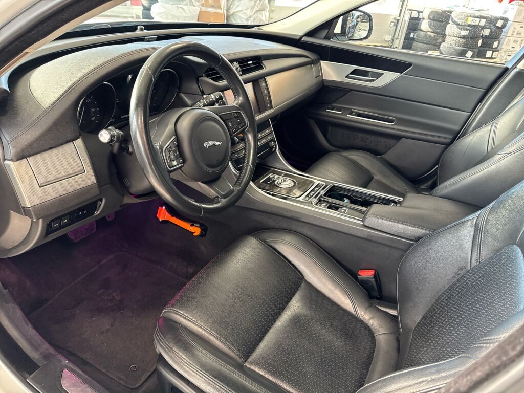 Jaguar XF 2016 Valkoinen