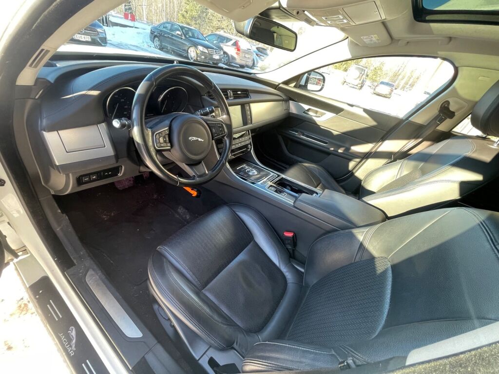 Jaguar XF 2016 Valkoinen