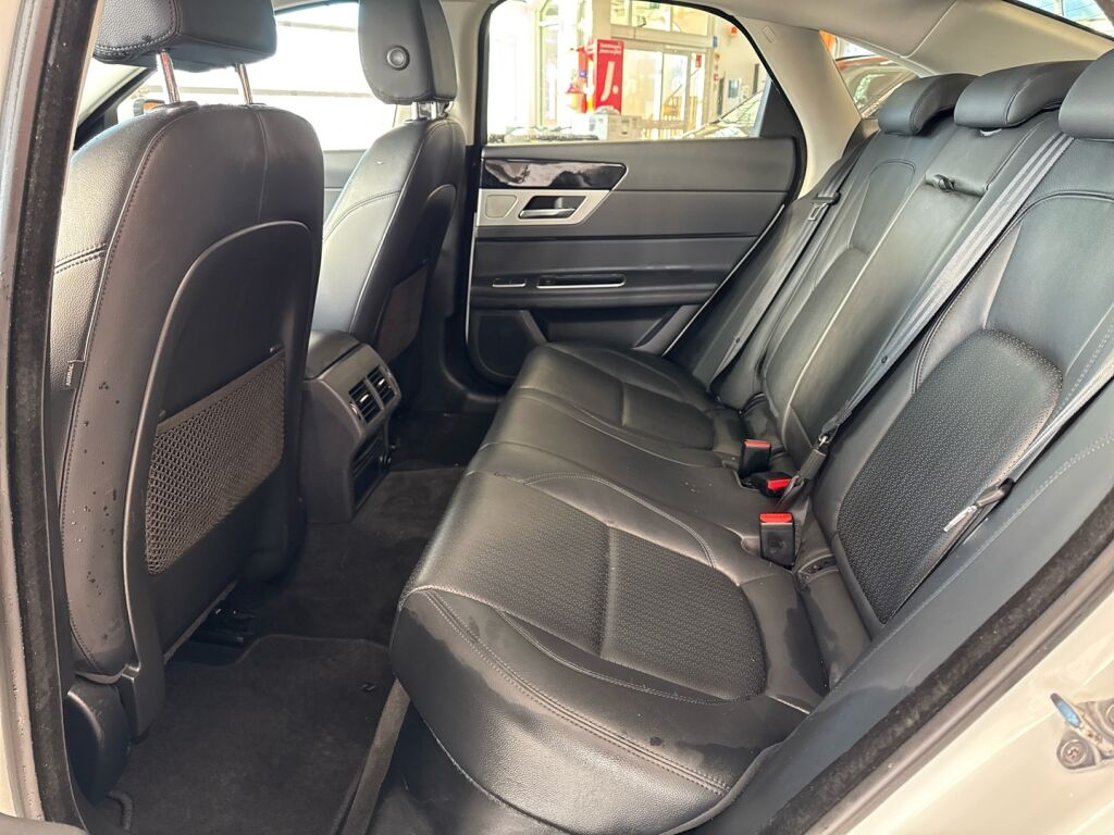 Jaguar XF 2016 Valkoinen