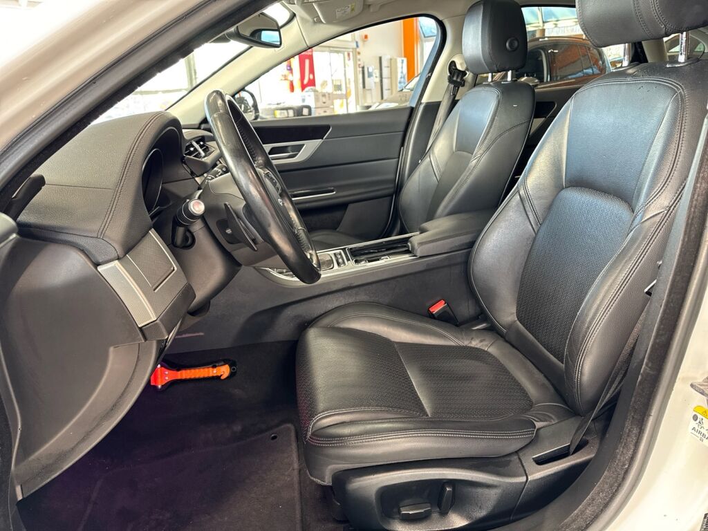 Jaguar XF 2016 Valkoinen