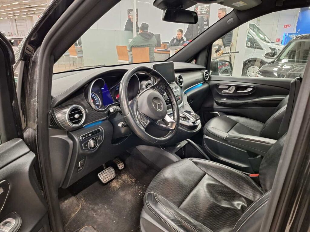 Mercedes-Benz V 2016 Musta