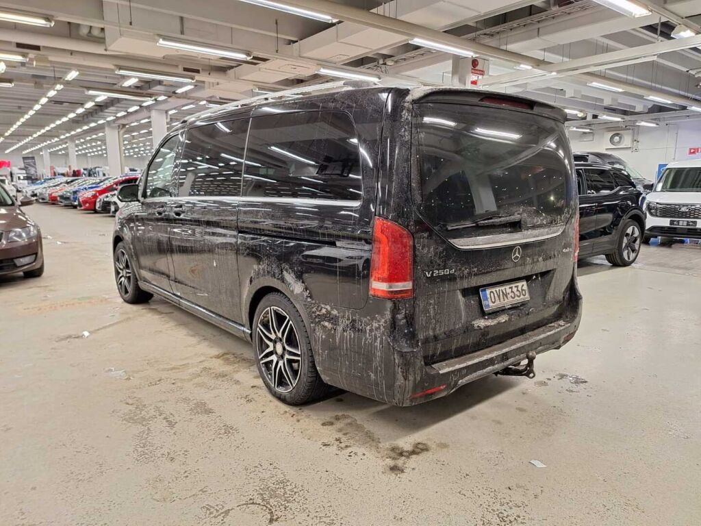 Mercedes-Benz V 2016 Musta