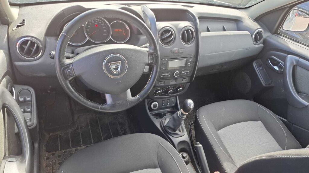 Dacia Duster 2017 Harmaa