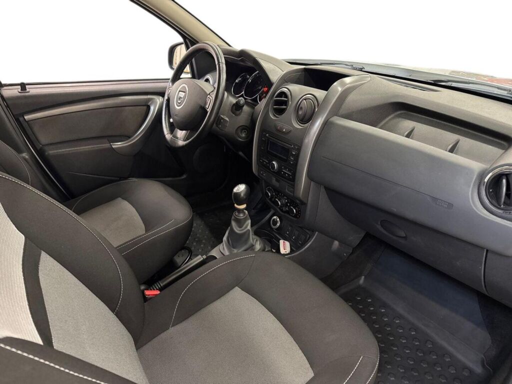 Dacia Duster 2017 Harmaa