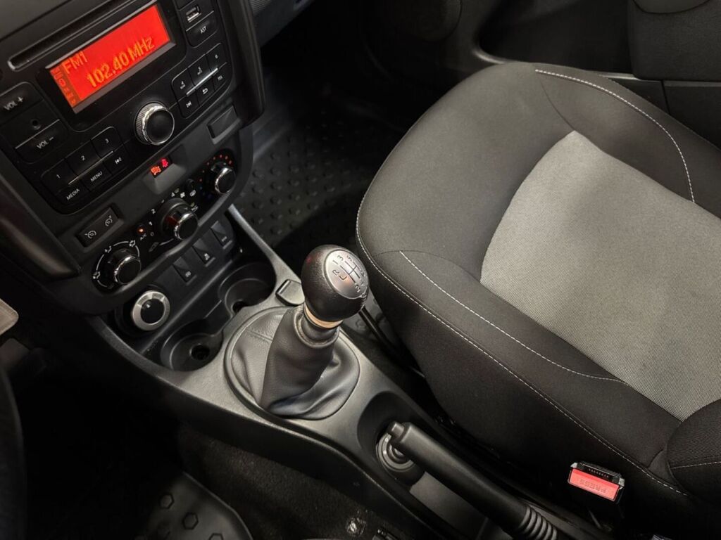 Dacia Duster 2017 Harmaa