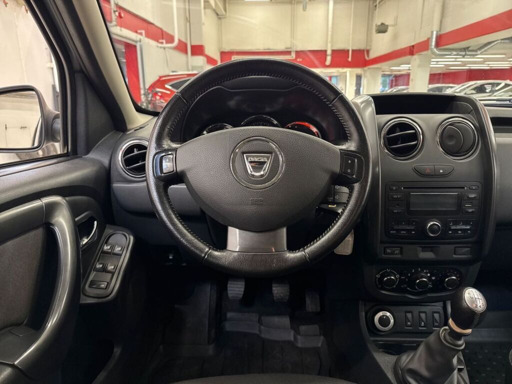 Dacia Duster 2017 Harmaa