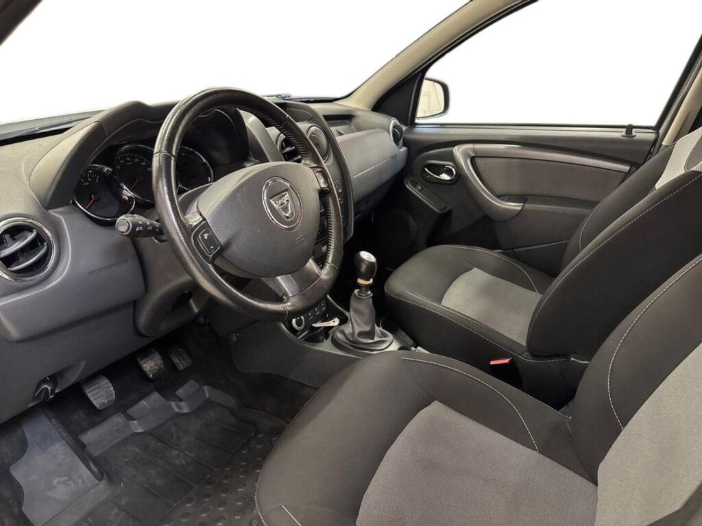 Dacia Duster 2017 Harmaa