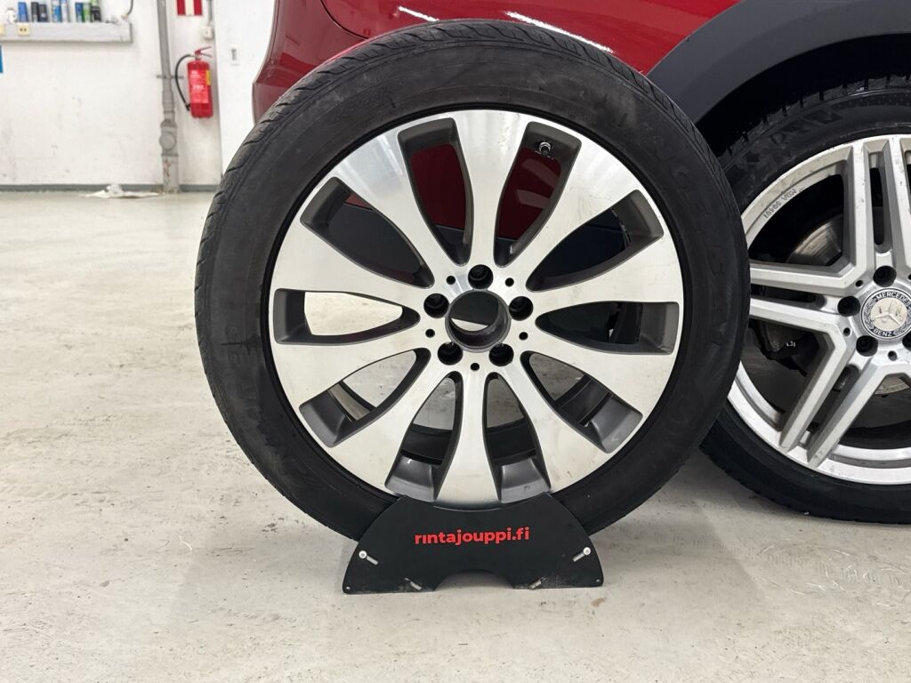 Mercedes-Benz E 2017 Punainen