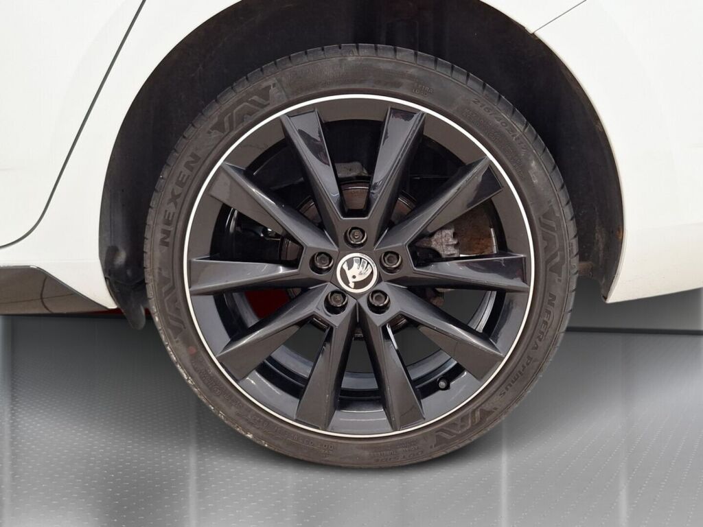 Skoda Fabia 2017 Valkoinen
