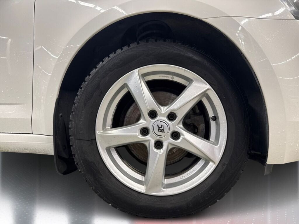 Skoda Octavia 2017 Valkoinen