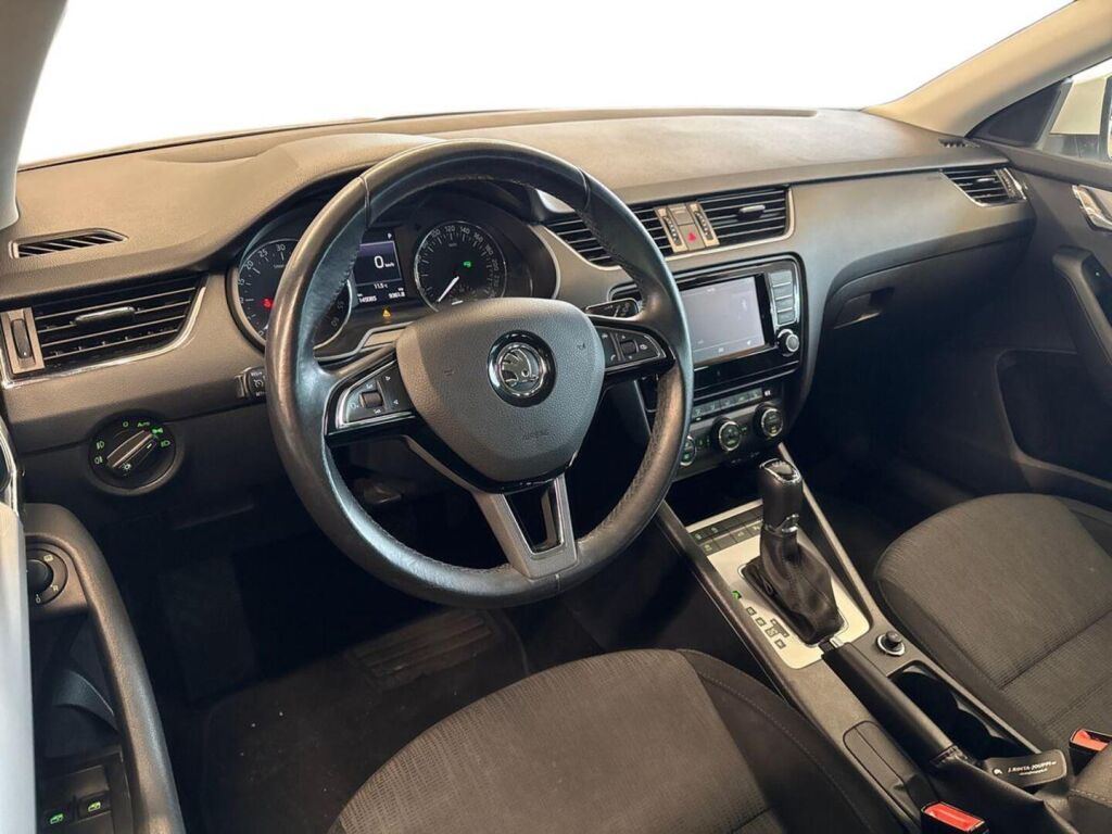 Skoda Octavia 2017 Valkoinen