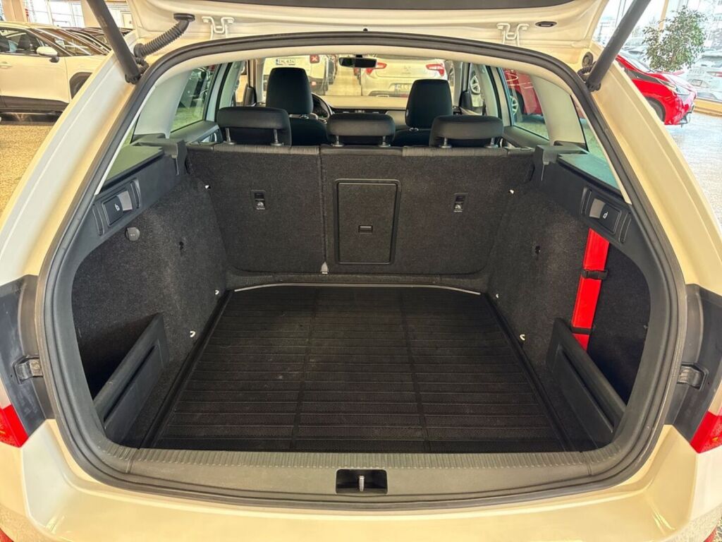 Skoda Octavia 2017 Valkoinen