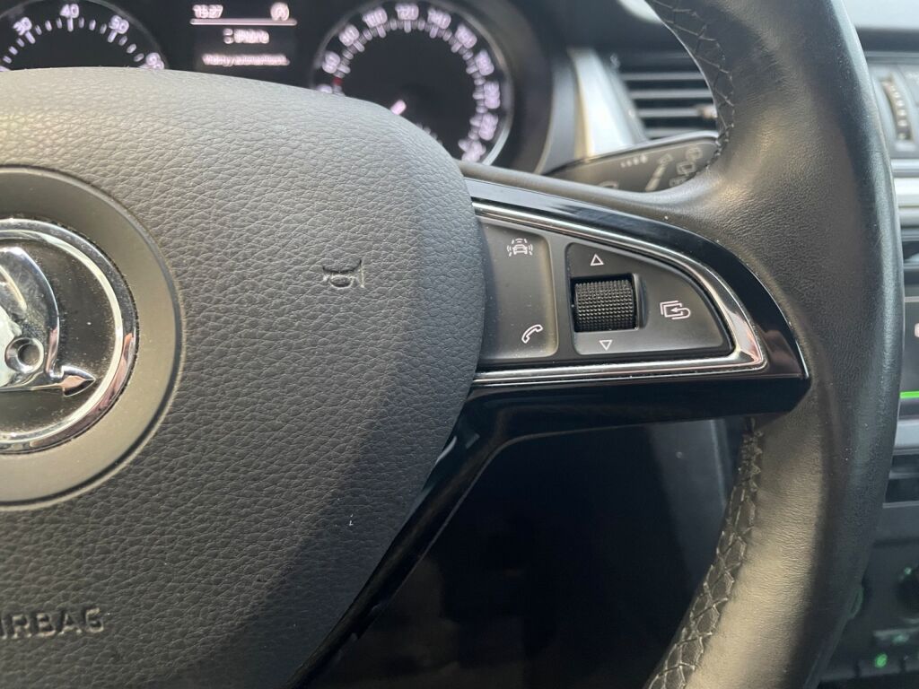 Skoda Rapid 2017 Musta