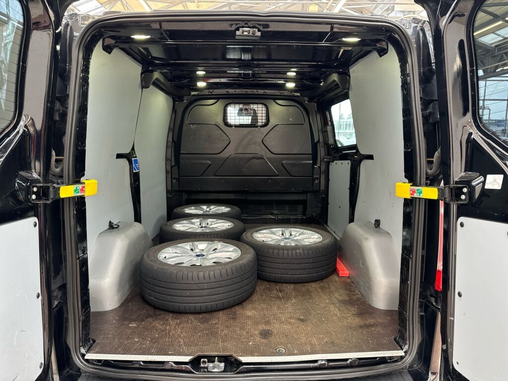 Ford Transit Custom 2017 Musta