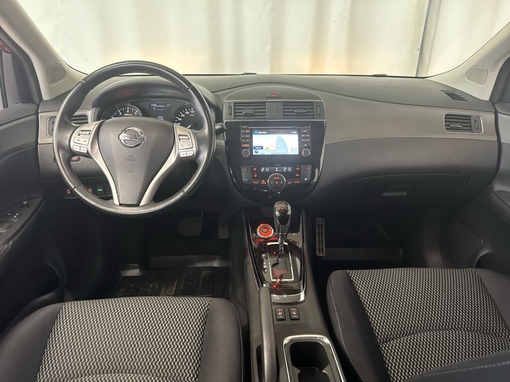 Nissan Pulsar 2017 Punainen