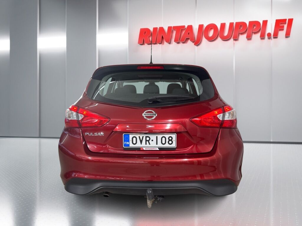 Nissan Pulsar 2017 Punainen