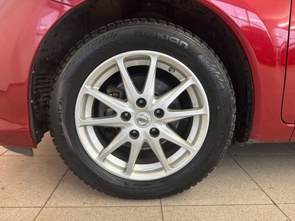 Nissan Pulsar 2017 Punainen