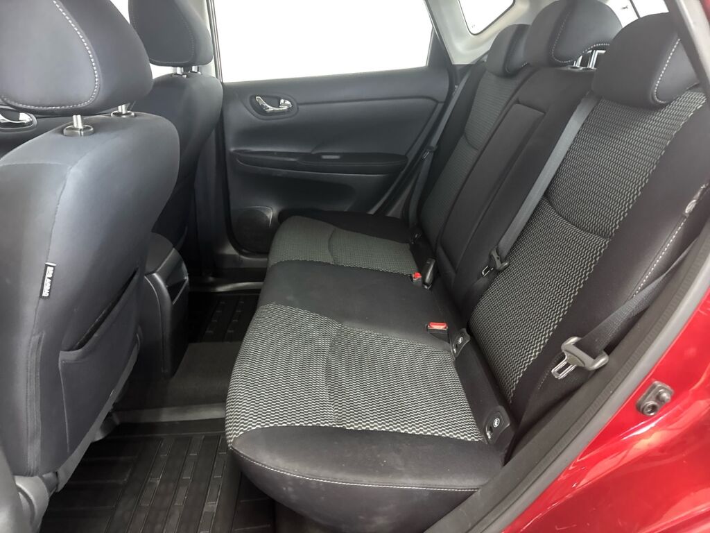 Nissan Pulsar 2017 Punainen