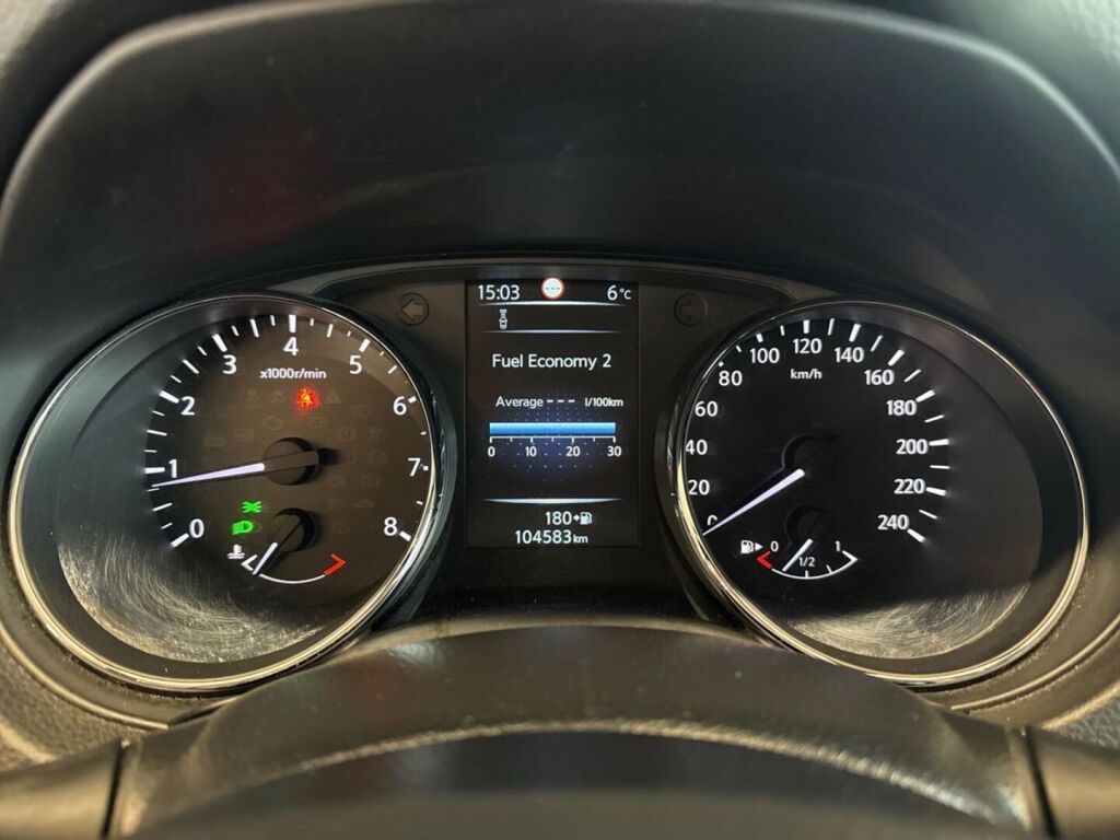 Nissan Qashqai 2017 Metallinhohto Harmaa