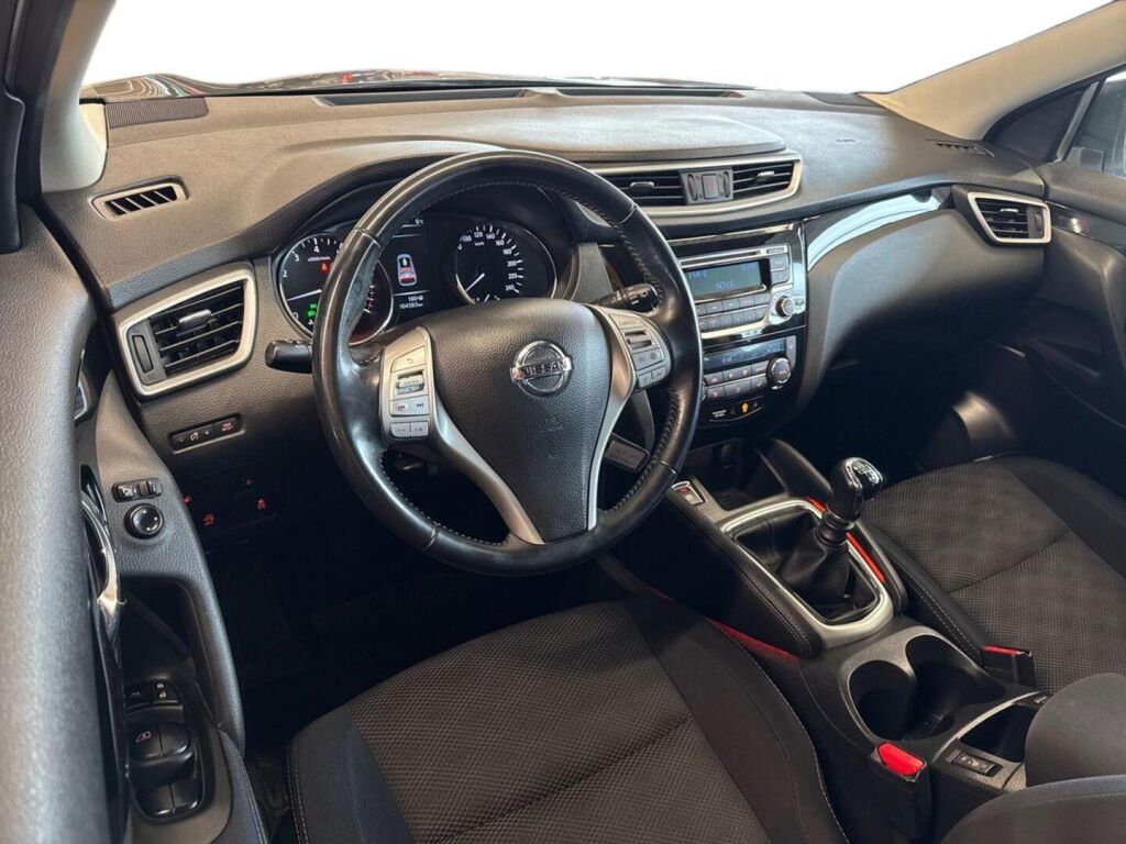 Nissan Qashqai 2017 Metallinhohto Harmaa