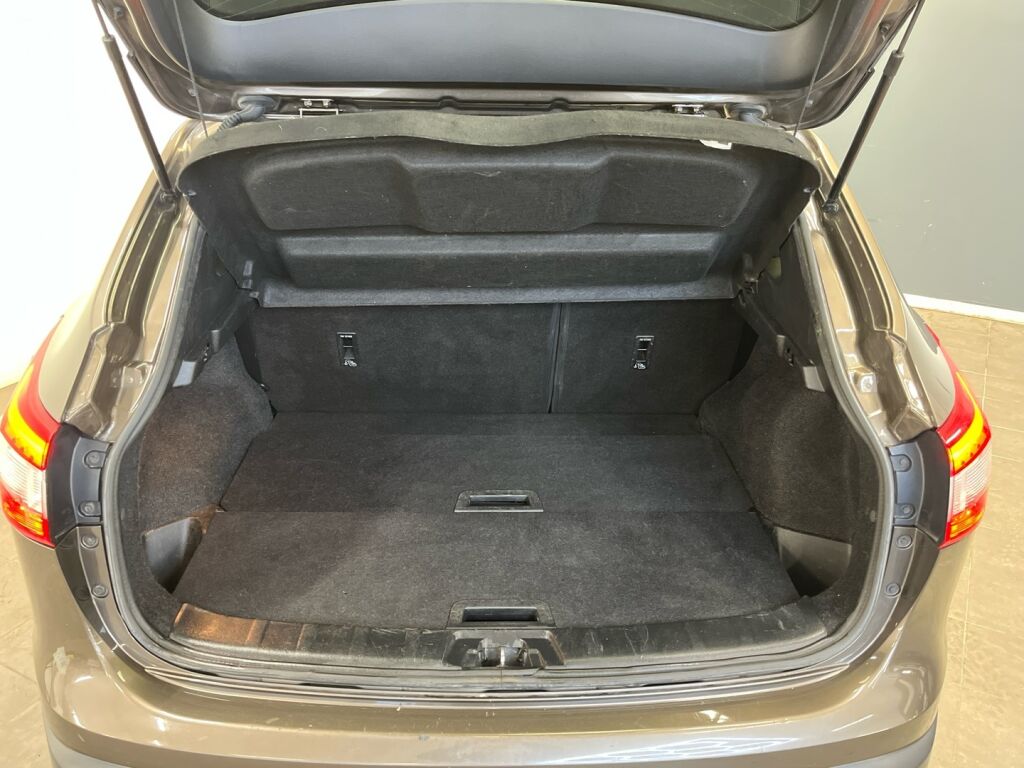 Nissan Qashqai 2017 Ruskea (beige)