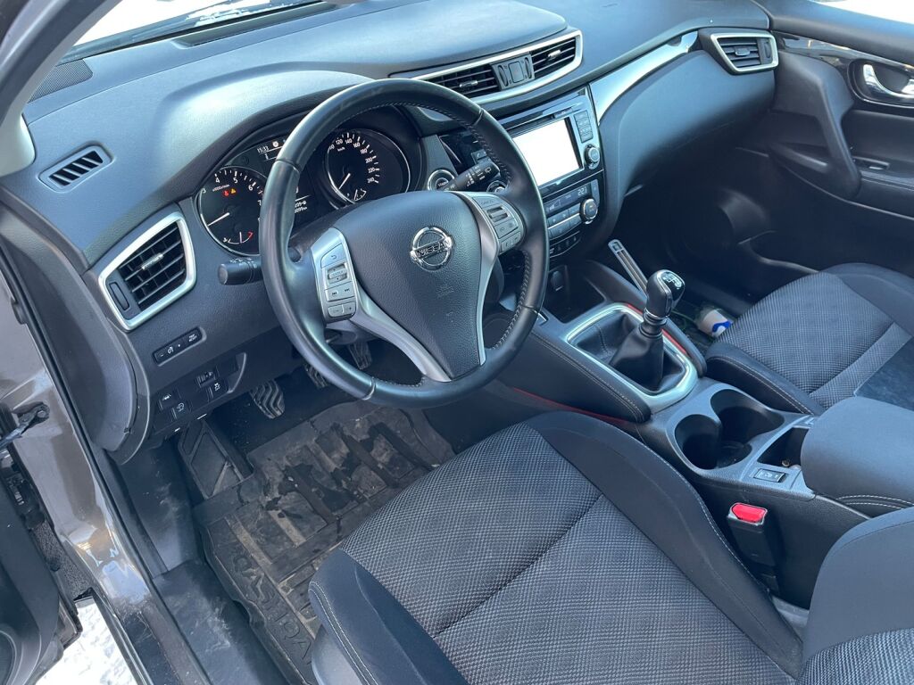 Nissan Qashqai 2017 Ruskea (beige)