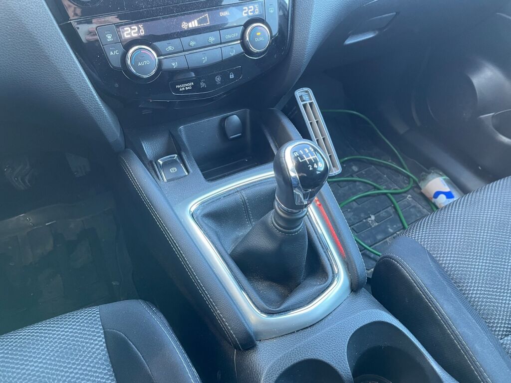 Nissan Qashqai 2017 Ruskea (beige)