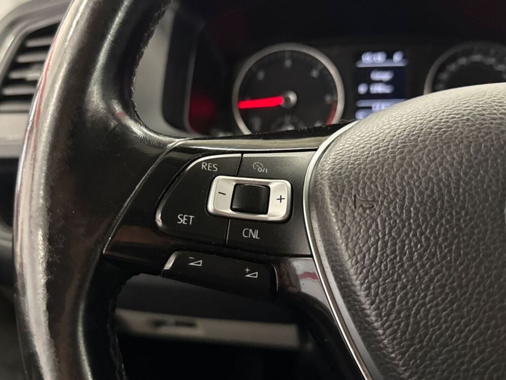 Volkswagen Transporter 2017 Ruskea (beige)