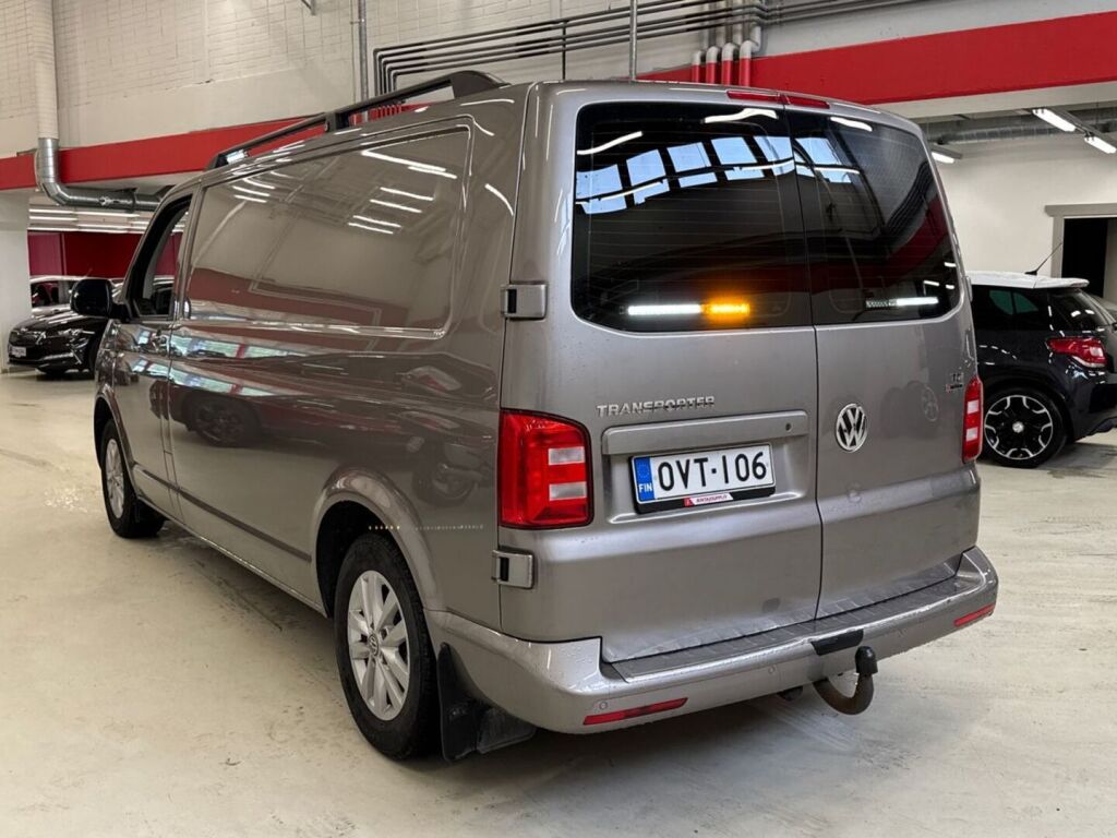 Volkswagen Transporter 2017 Ruskea (beige)