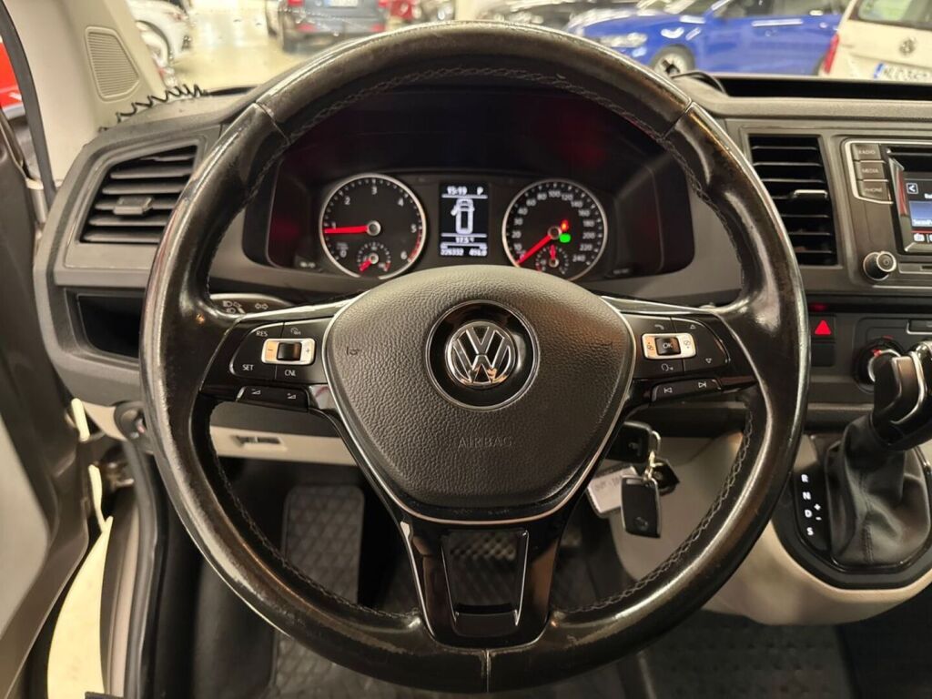 Volkswagen Transporter 2017 Ruskea (beige)