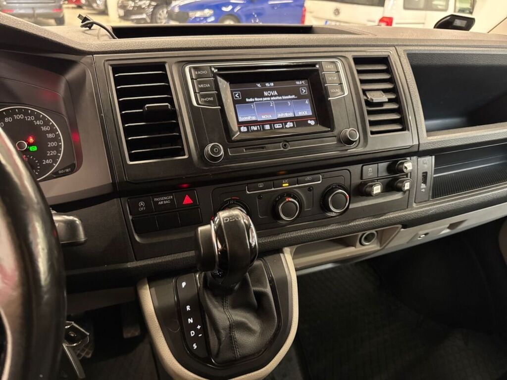 Volkswagen Transporter 2017 Ruskea (beige)