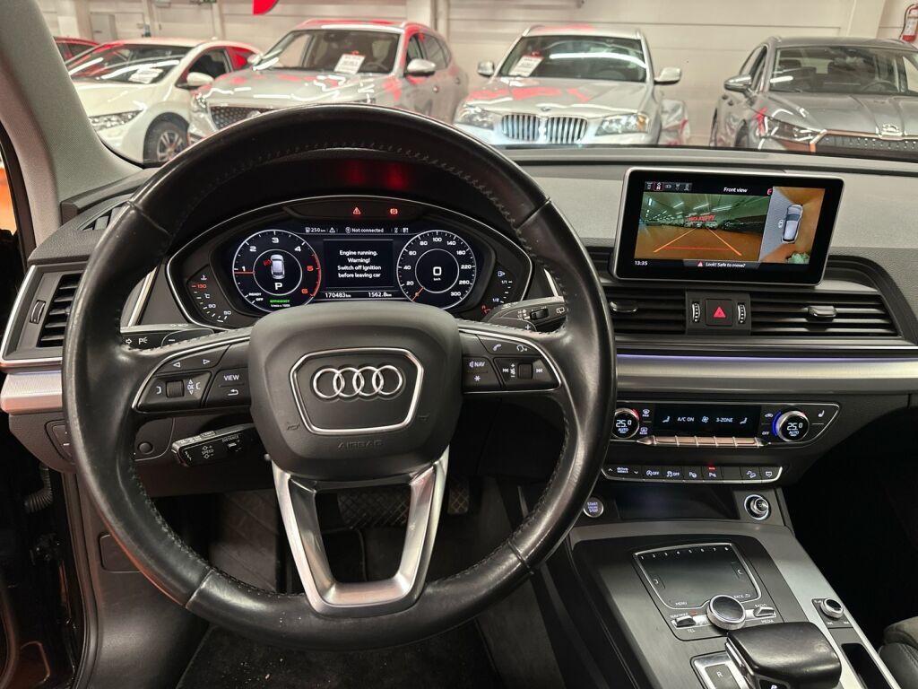 Audi Q5 2018 Musta
