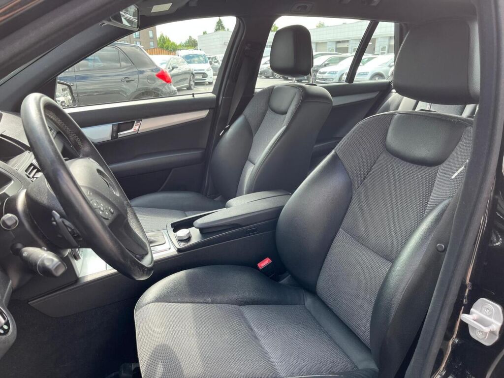 Mercedes-Benz C 2008 Musta