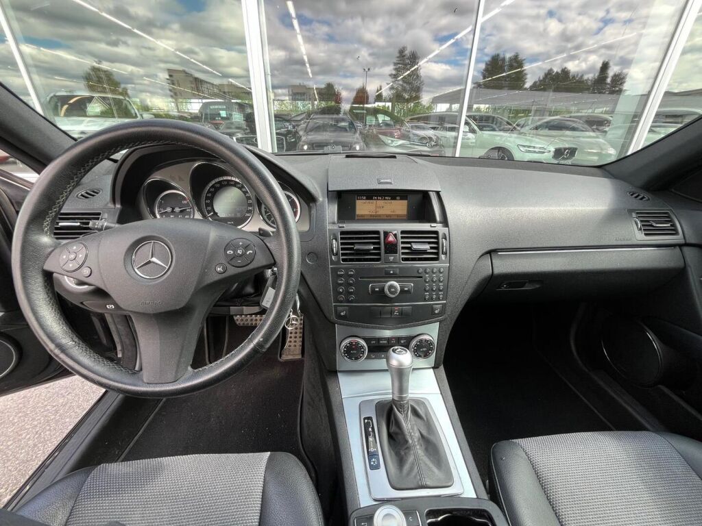 Mercedes-Benz C 2008 Musta