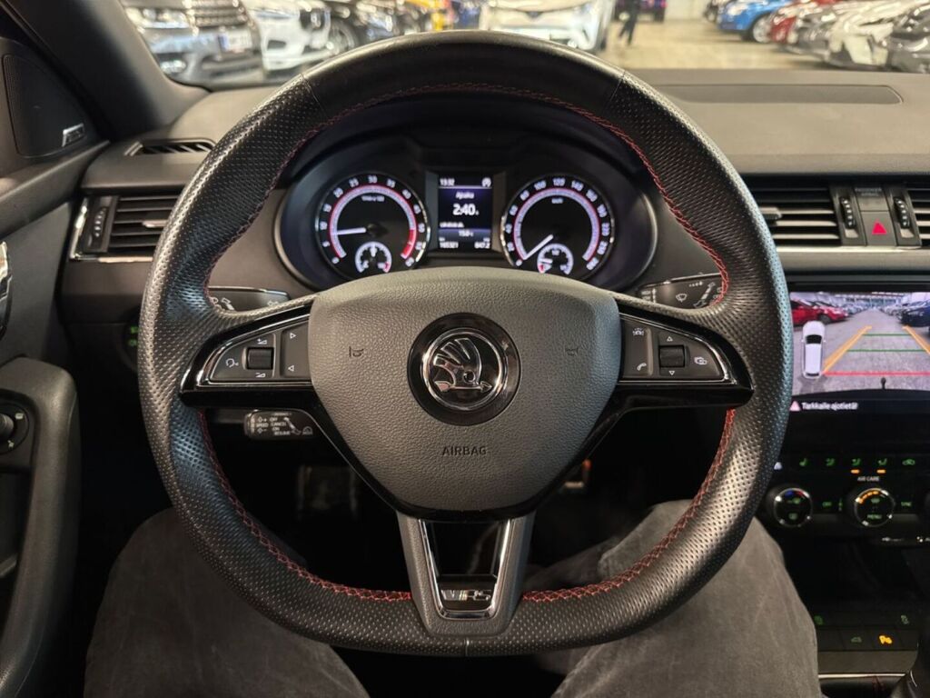 Skoda Octavia 2017 Musta