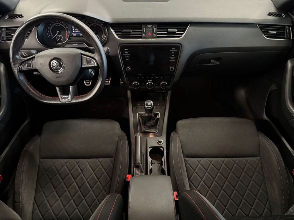 Skoda Octavia 2017 Musta