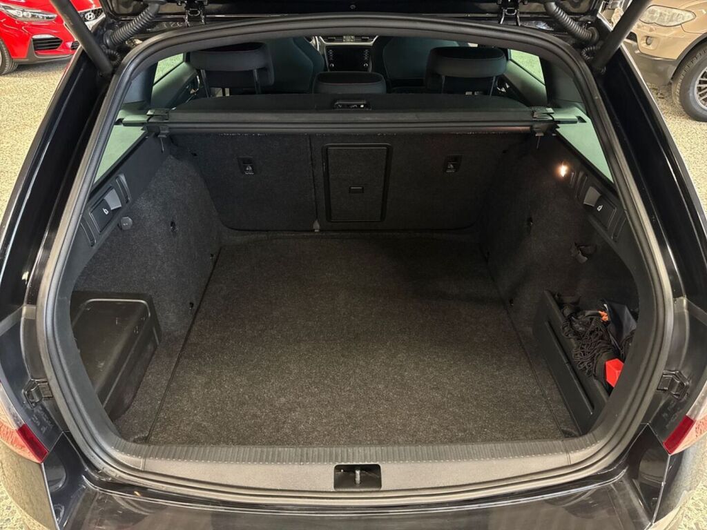Skoda Octavia 2017 Musta