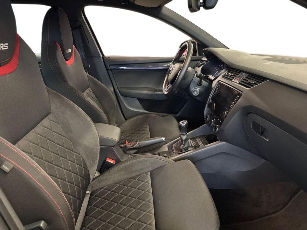Skoda Octavia 2017 Musta